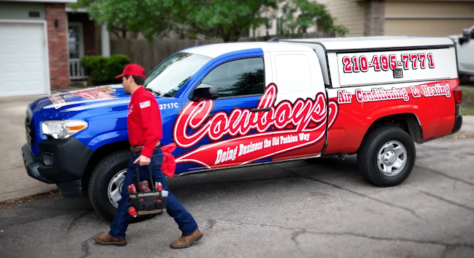 βSan Antonio HVAC technician offering free estimate for homeownerβ